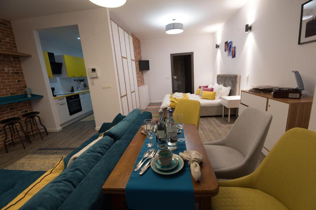 Chic Studio Silver Mountain - 820