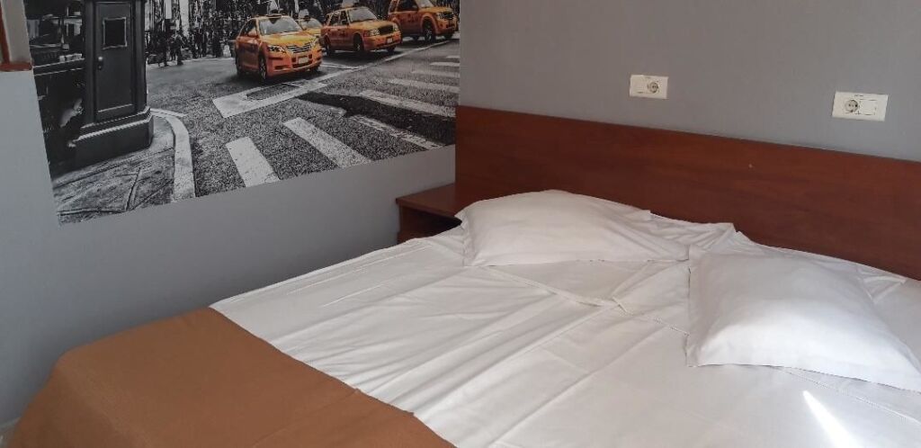 City Hotel Bucharest - 964