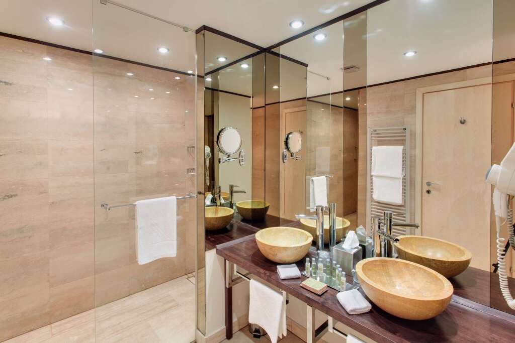 DoubleTree by Hilton Cluj – City Plaza - 377