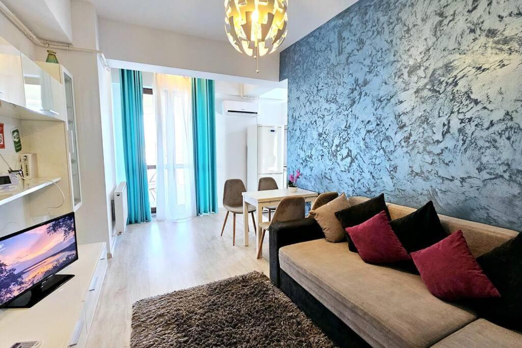 Cityscape Apartment near Palas Mall - 636