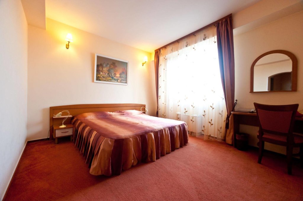 Hotel Class - 496