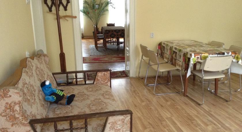 Classic Central Apartment - 725
