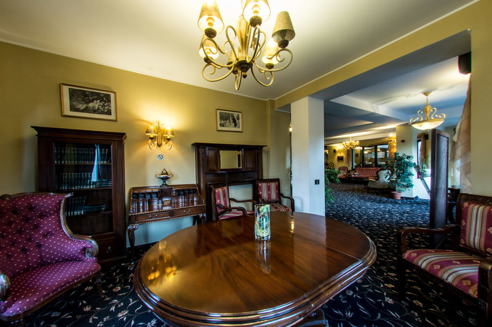 Hotel Classic Inn - 284