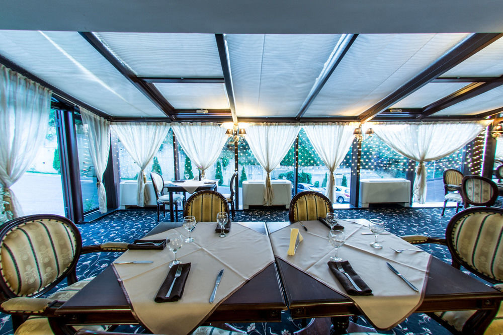 Hotel Classic Inn - 402