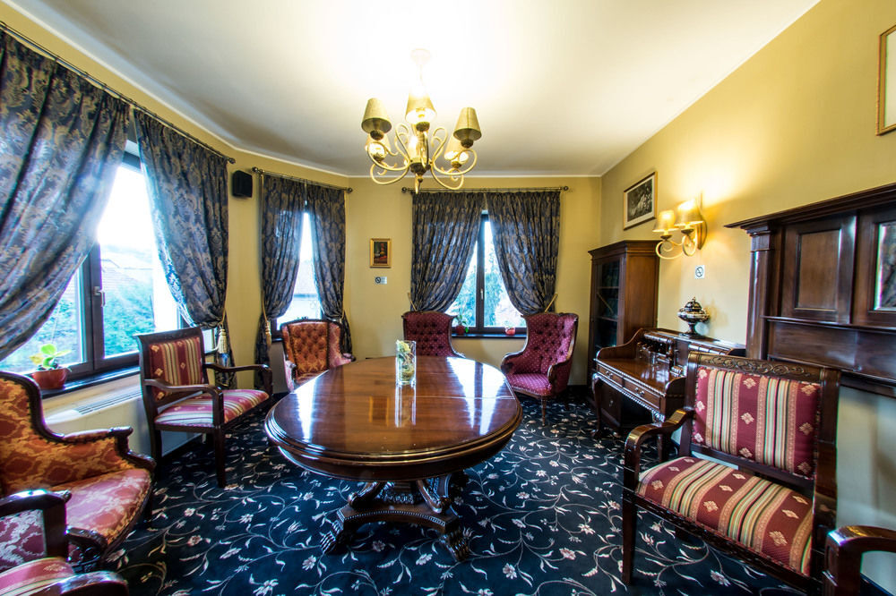 Hotel Classic Inn - 856