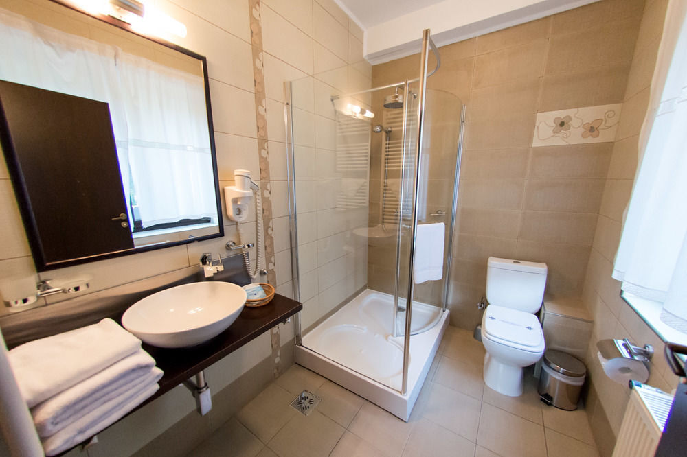 Hotel Classic Inn - 761