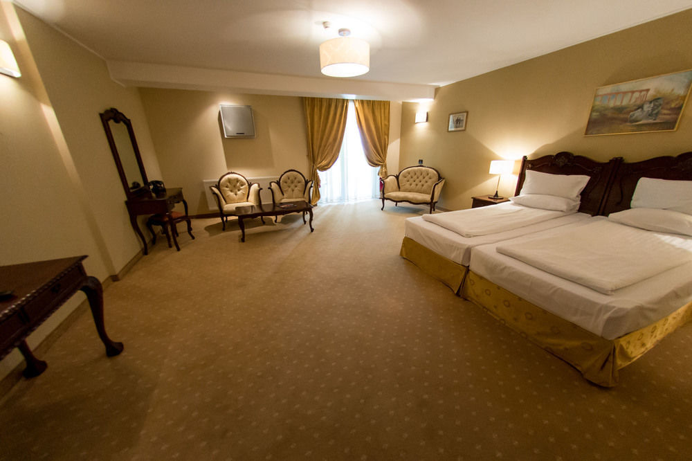 Hotel Classic Inn - 467