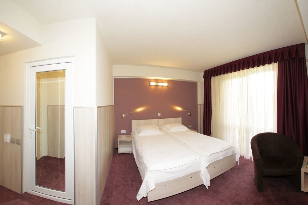 Eden Grand Resort - 649
