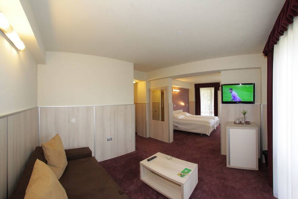 Eden Grand Resort - 669