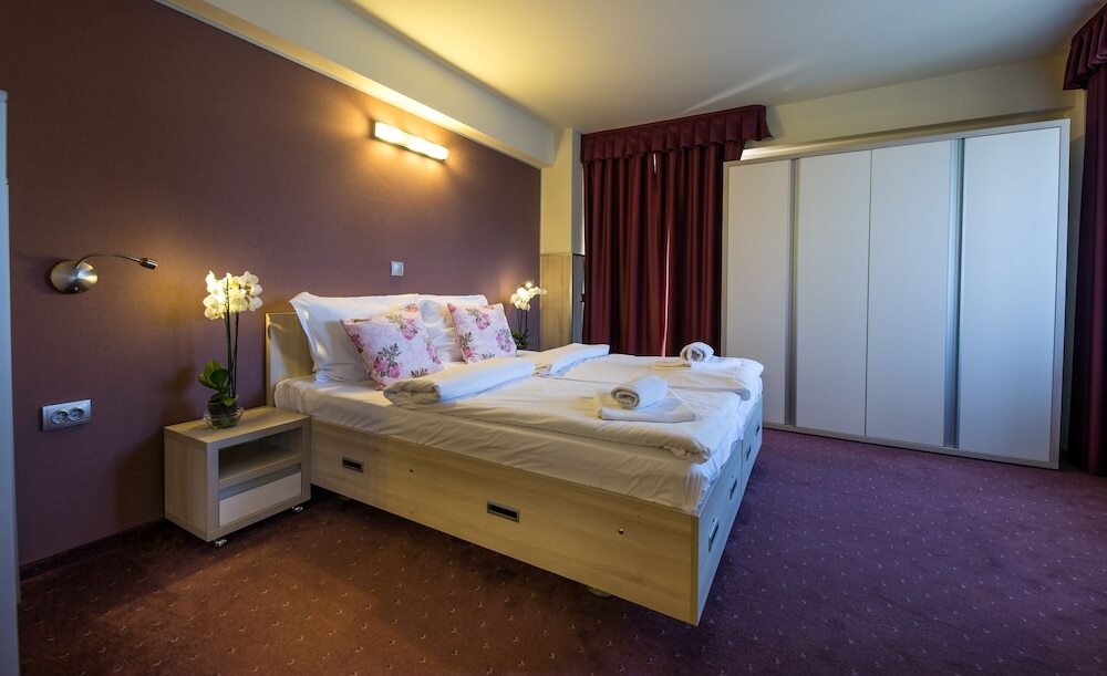 Eden Grand Resort - 974