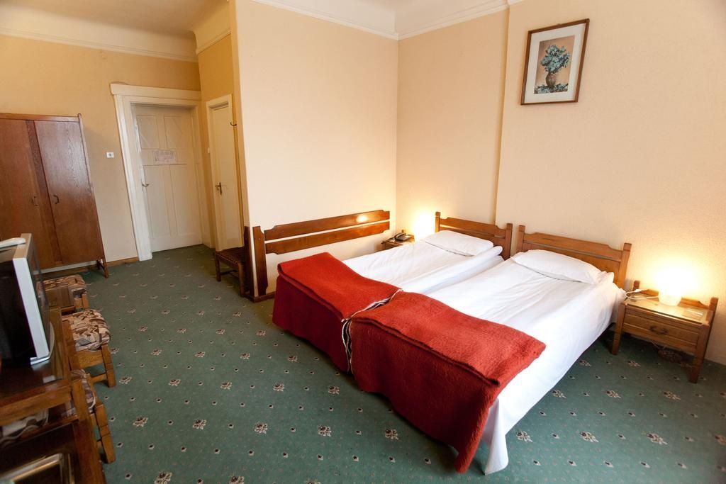 Coroana Hotel - 184
