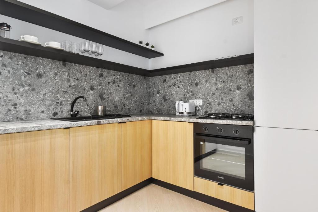 Cortina North 1BR Ap with parking and self check in - 500