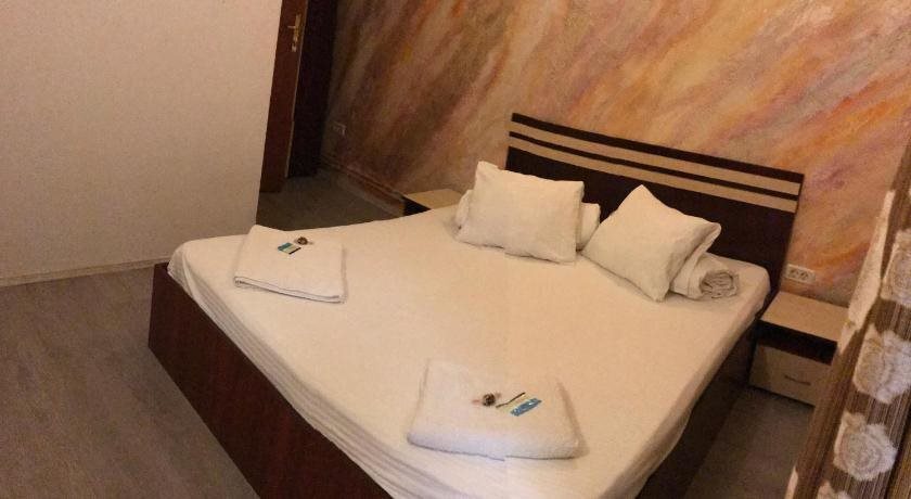 Hotel Lexus - Fost Cosmin - 365