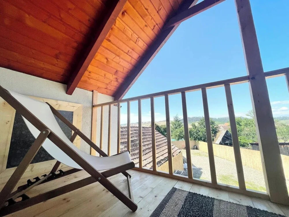 Cosy and Spacious 2 Bedroom House - 706