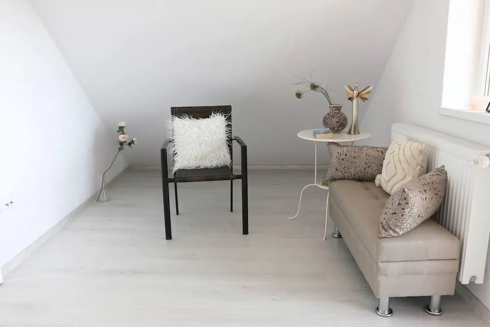 Cosy and Spacious 2 Bedroom House - 293