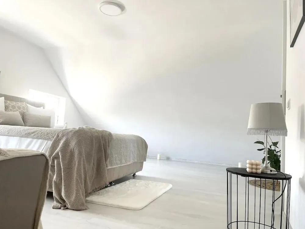 Cosy and Spacious 2 Bedroom House - 935