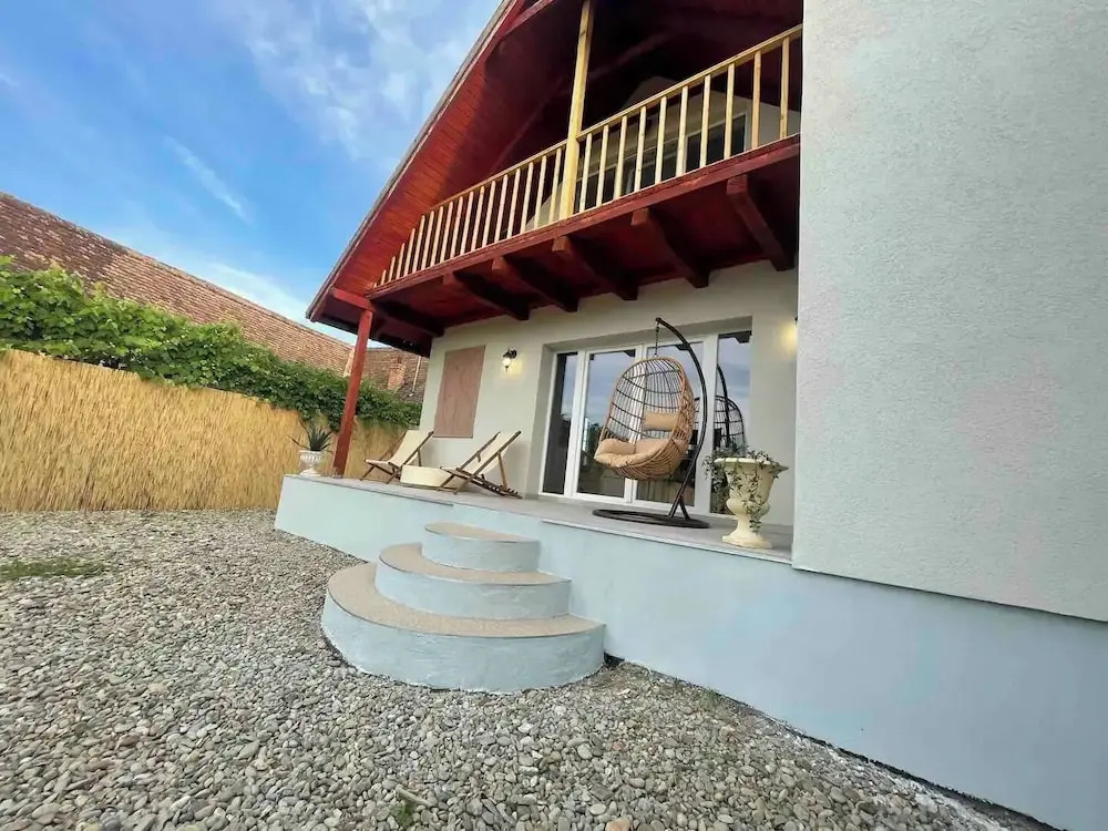 Cosy and Spacious 2 Bedroom House - 879