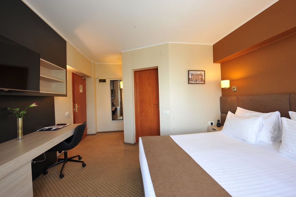 Crystal Palace Hotel - 2