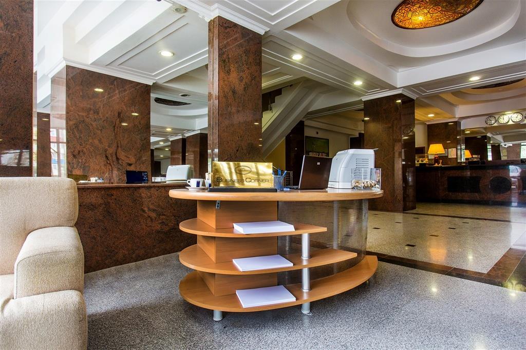 Crystal Palace Hotel - 378