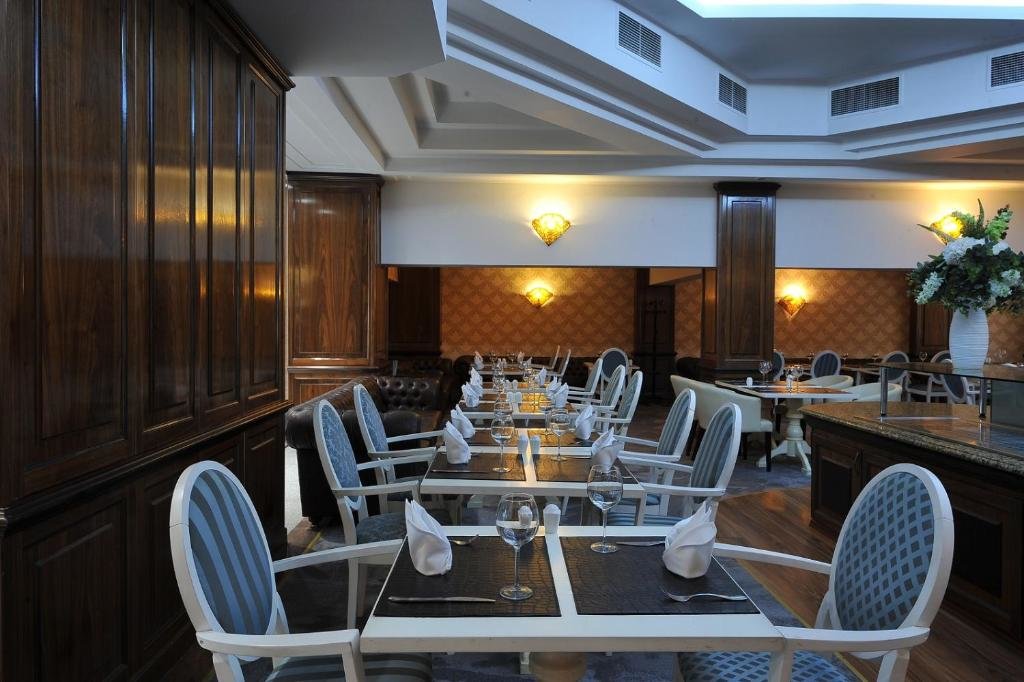 Crystal Palace Hotel - 338