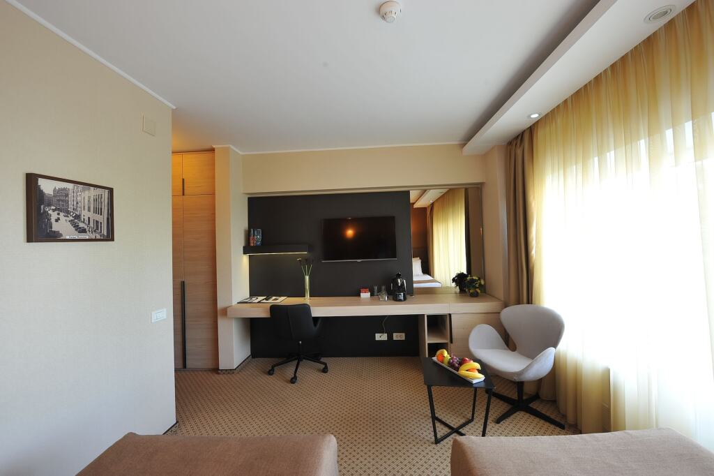 Crystal Palace Hotel - 916