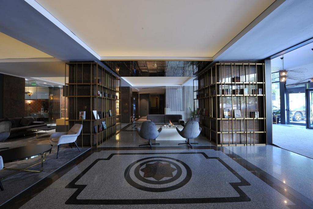 Crystal Palace Hotel - 997
