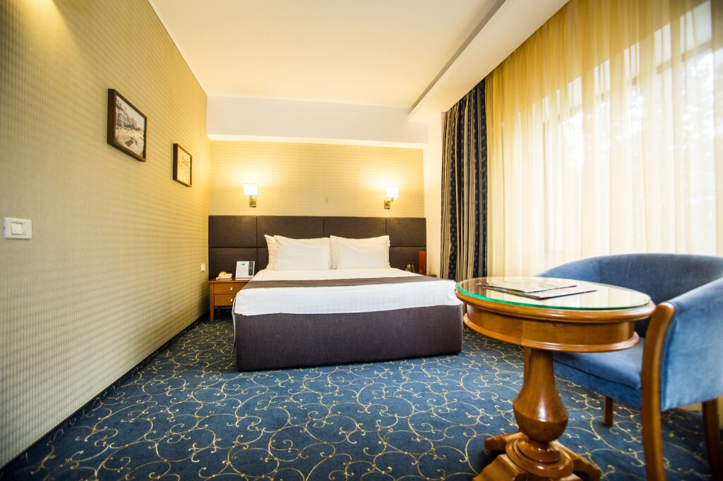 Crystal Palace Hotel - 161