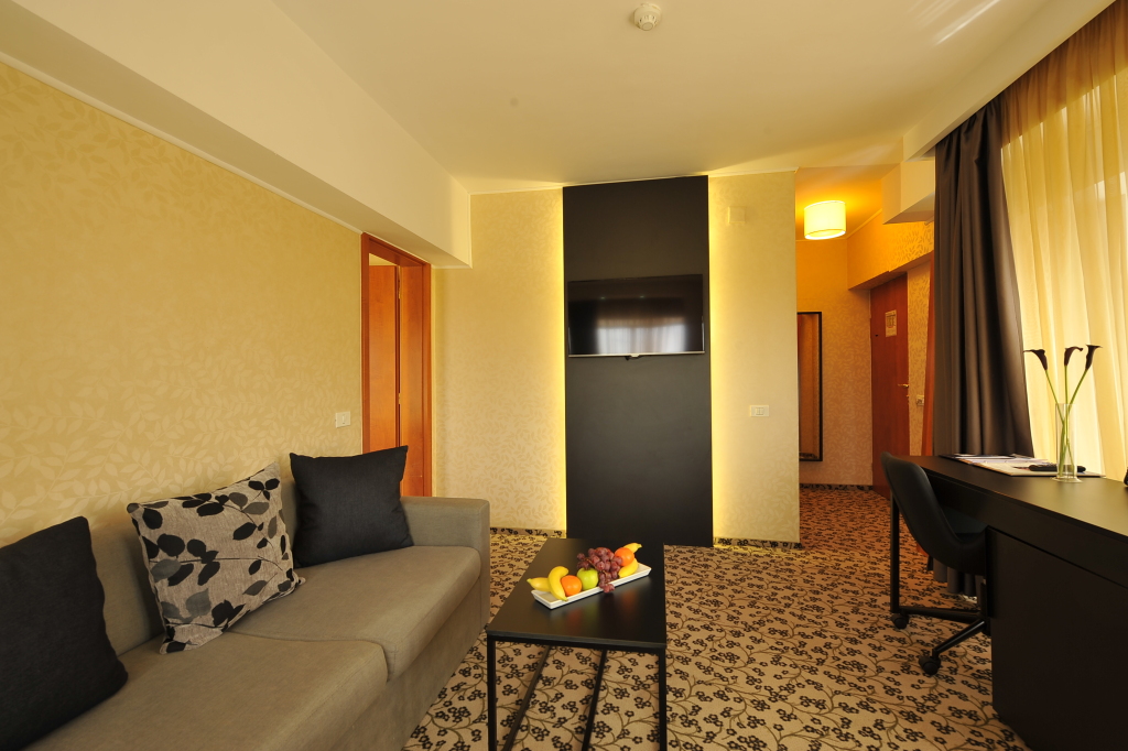 Crystal Palace Hotel - 575