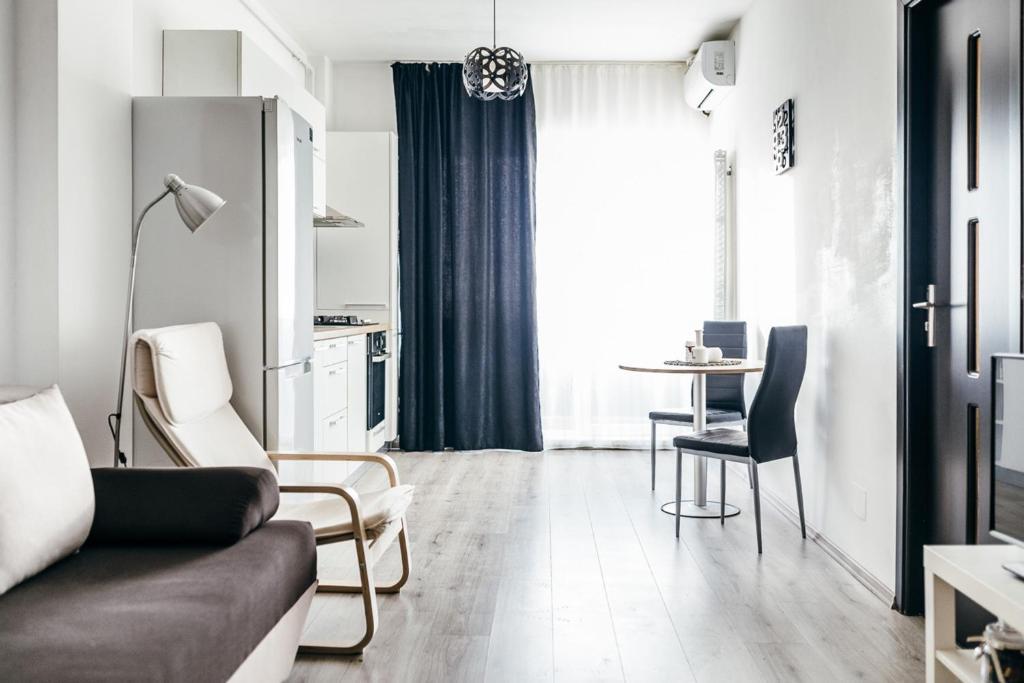 DD Apartments - 121