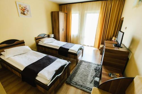 Hotel Dobsi - 967