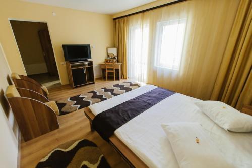 Hotel Dobsi - 700