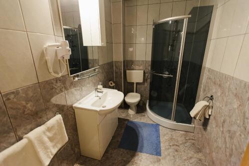 Hotel Dobsi - 187