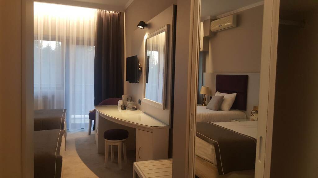 Hotel Dumbrava - 596