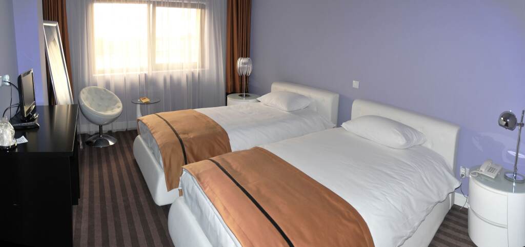 Hotel Dumbrava - 382