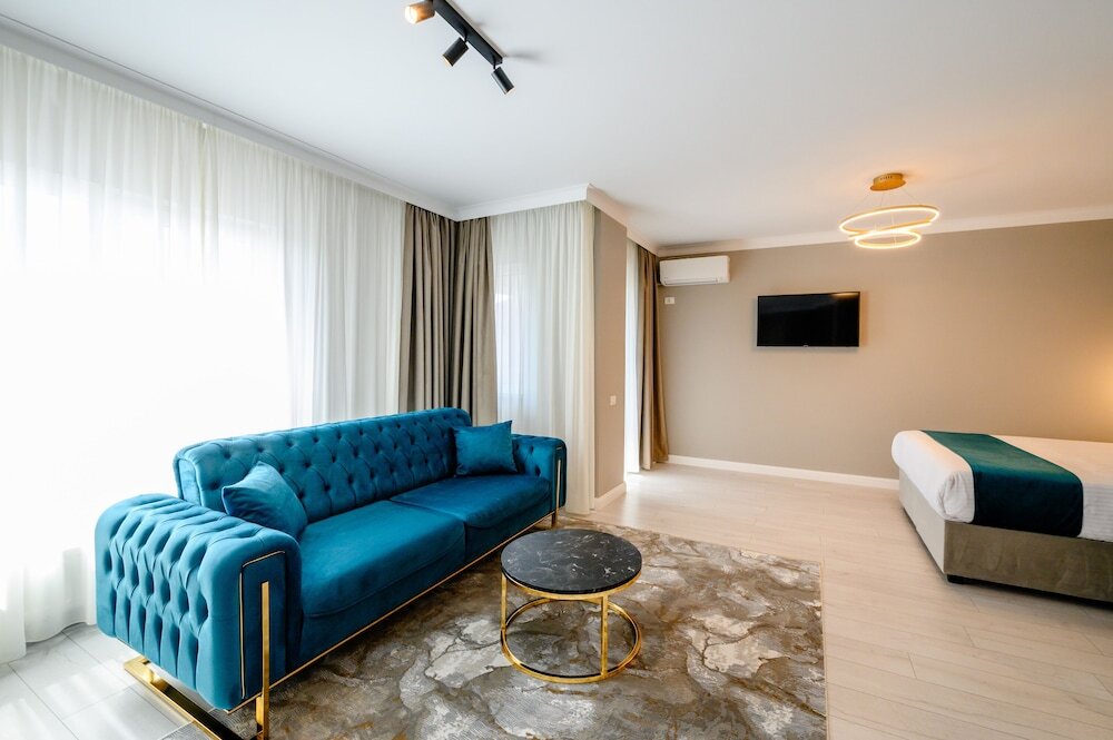 Elitte Inn & Suites - 606