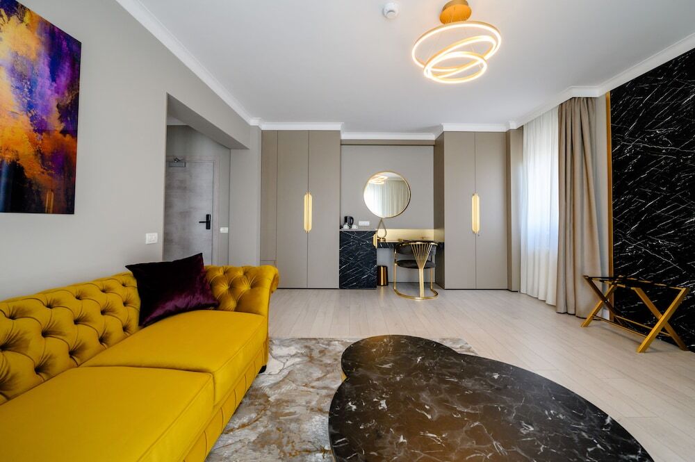 Elitte Inn & Suites - 476