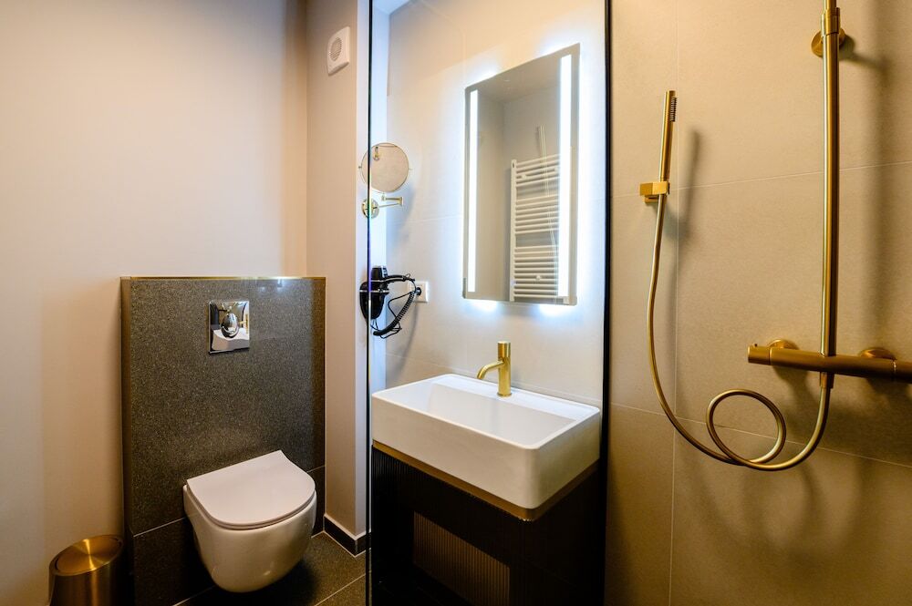 Elitte Inn & Suites - 570
