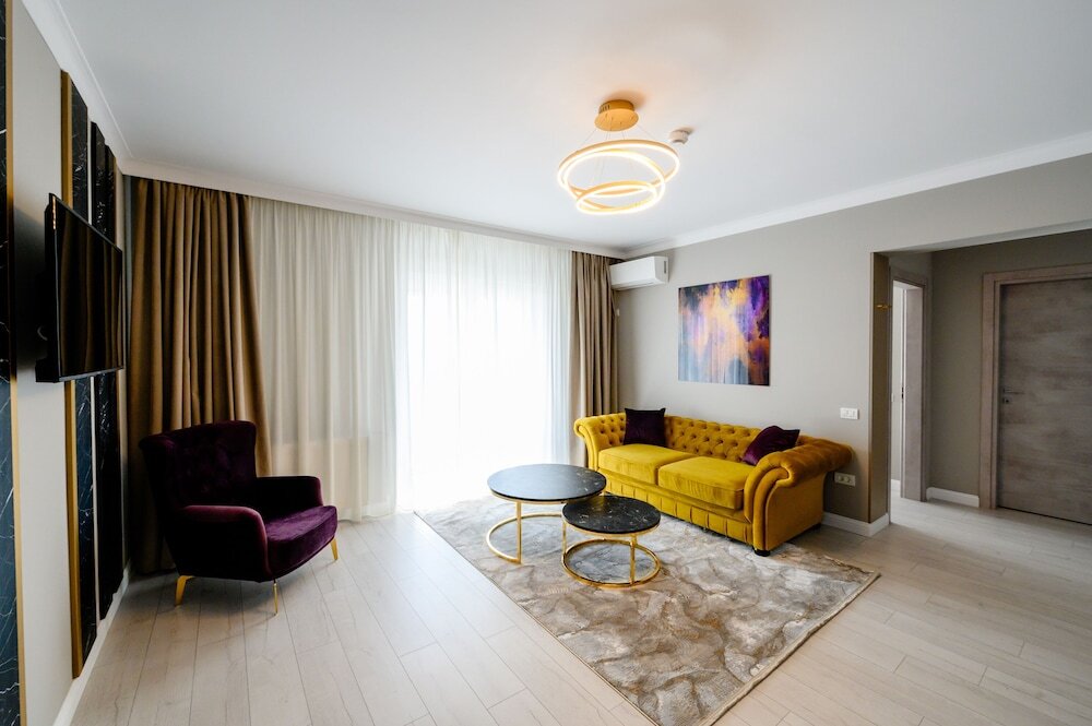 Elitte Inn & Suites - 300