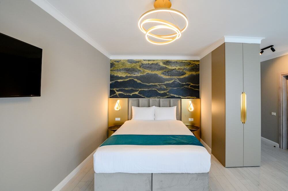 Elitte Inn & Suites - 534