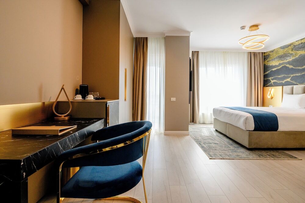 Elitte Inn & Suites - 926