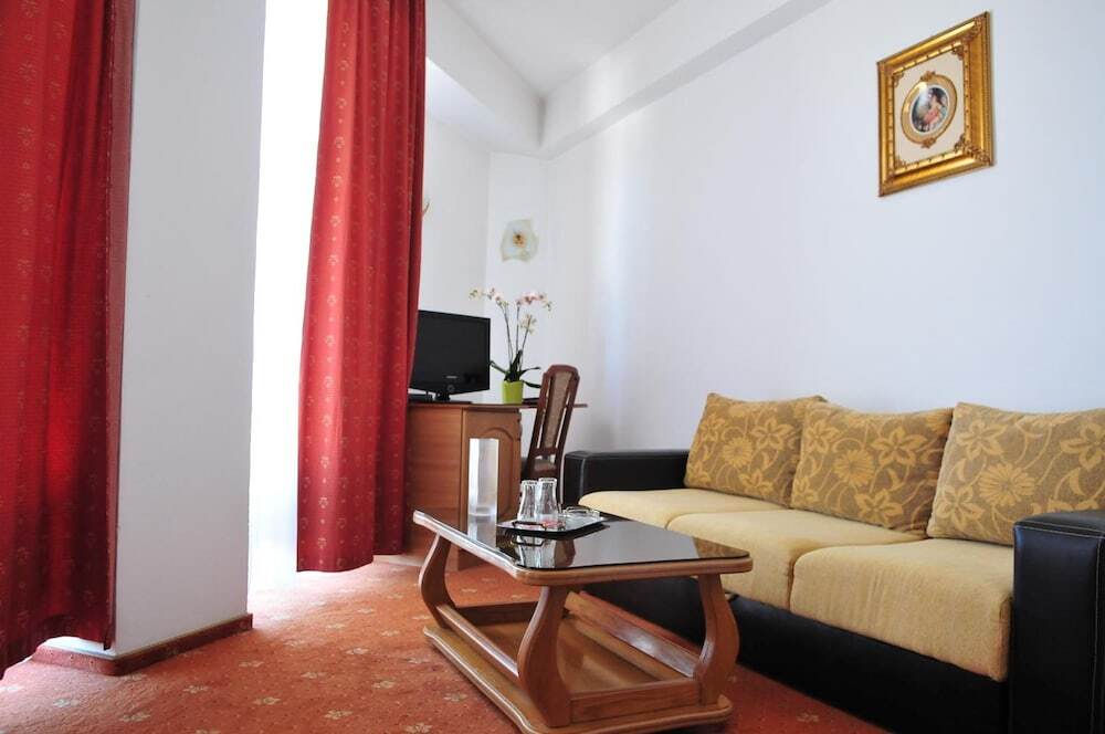 Hotel Emma Est - 584