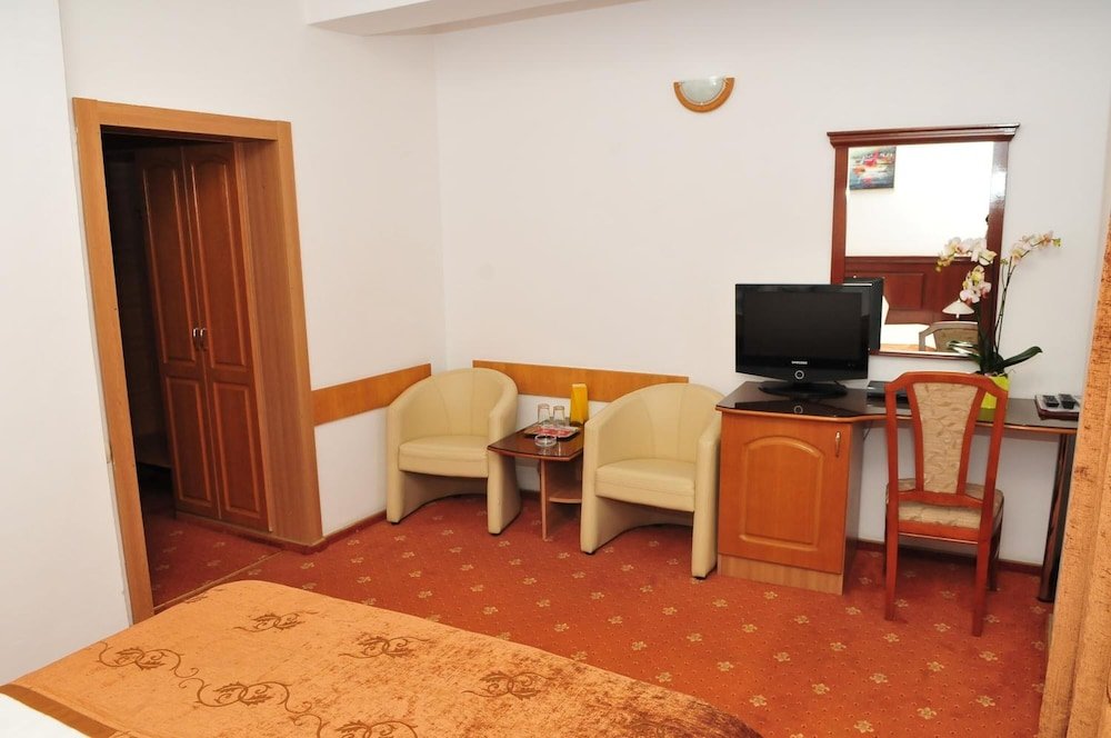 Hotel Emma Est - 496