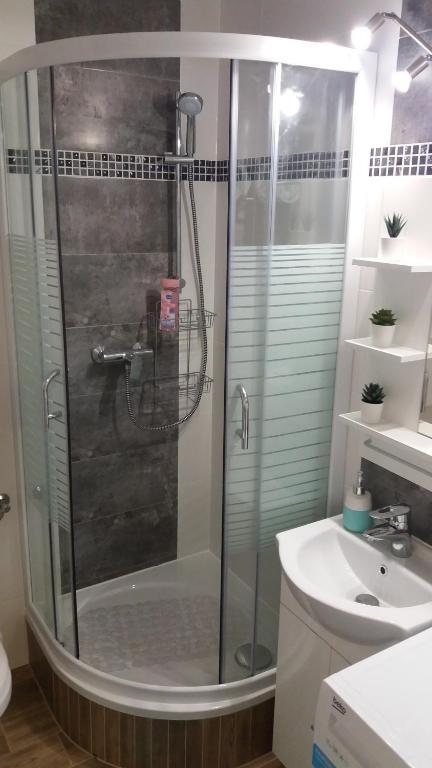Enjoy Apartment - 822