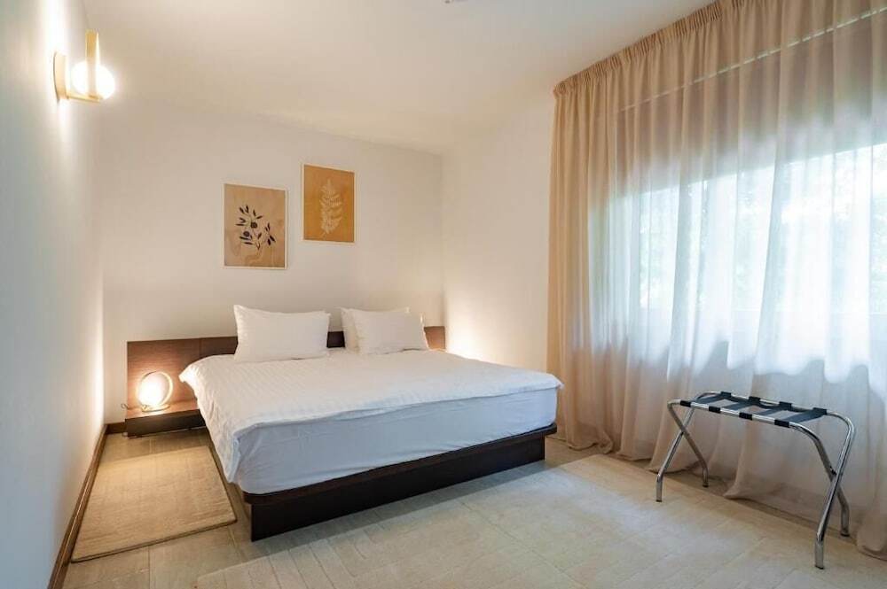 Epico Seafront & Garden Apartments - 925