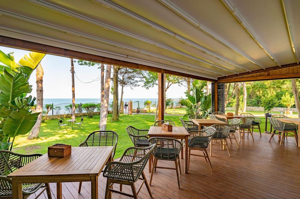 Epico Seafront & Garden Apartments - 627