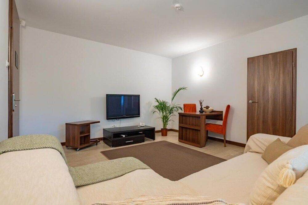 Epico Seafront & Garden Apartments - 819