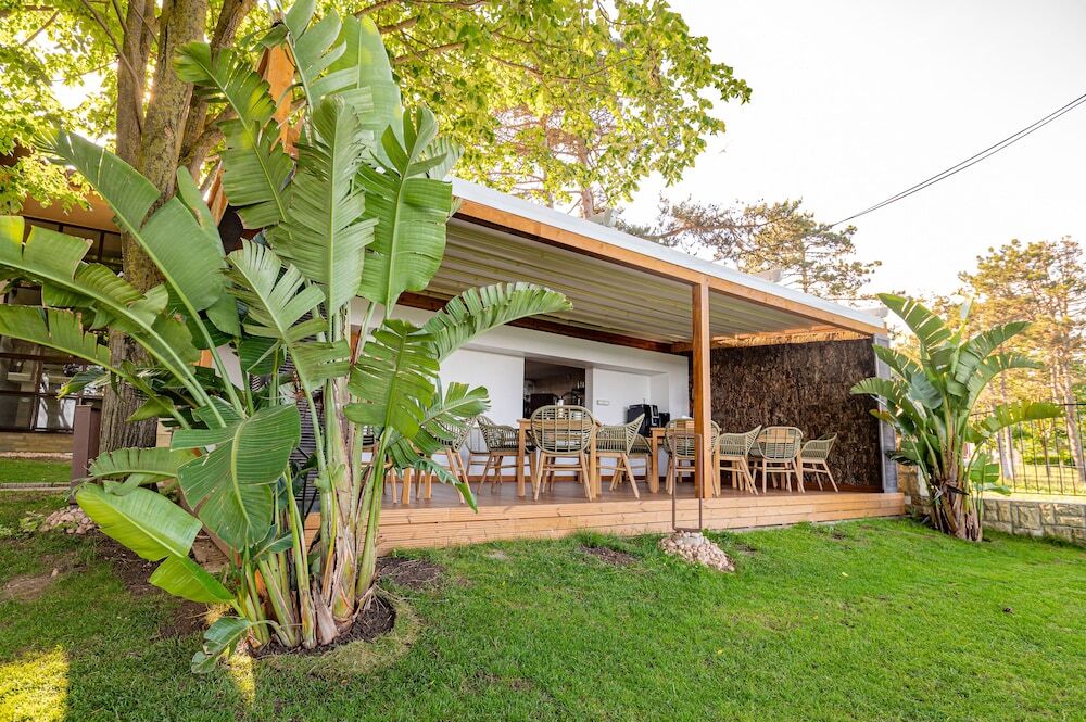 Epico Seafront & Garden Apartments - 442