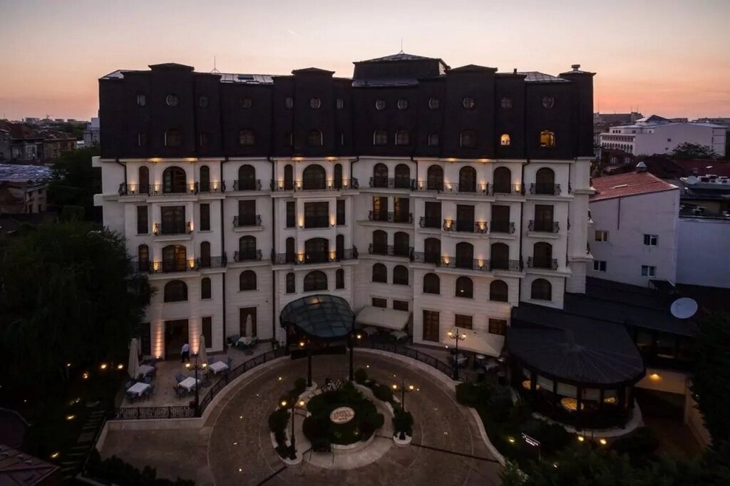 Epoque Hotel - 725