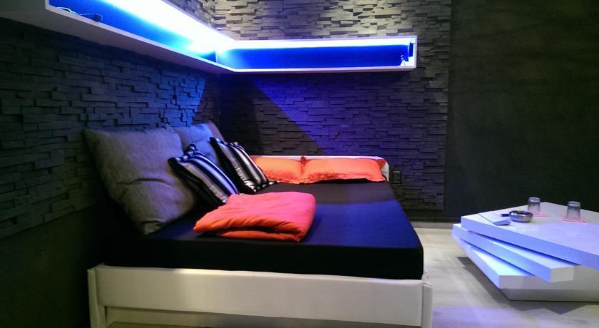 Excentric Studio - 330