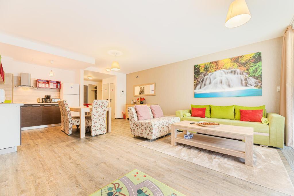 Fabulous Views Silver Mountain 3 Rooms Apartment - 433